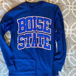 Boise State women’s crew neck, long sleeve t-shirt, size small.